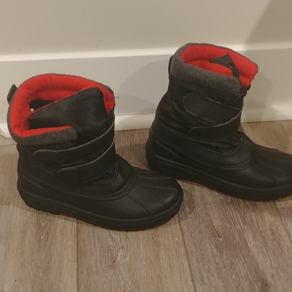 Capelli snow boots. Brand new never worn! - Picture 2 of 4